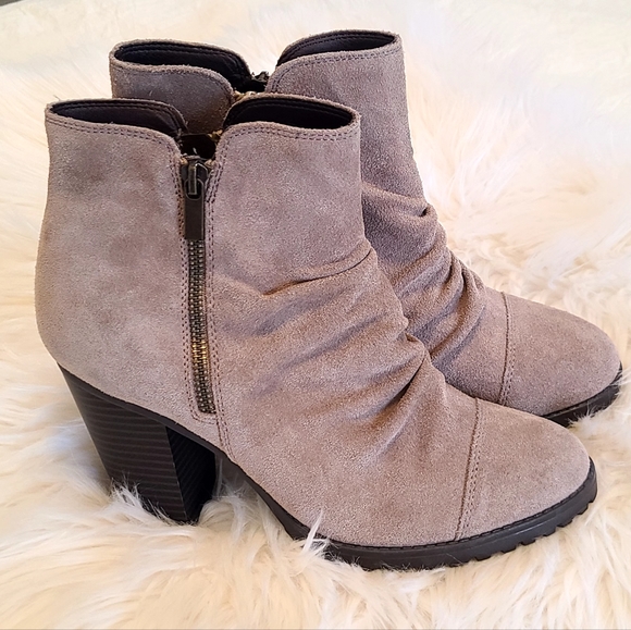 White mountain genuine leather taupe tan ankle boots size 9 - Picture 2 of 16